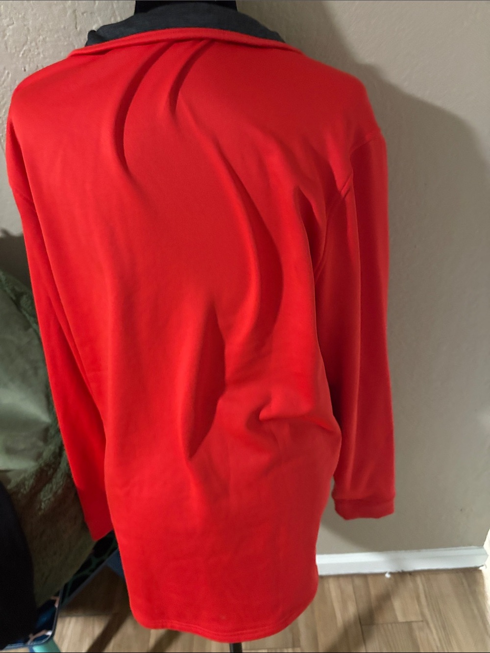 Under Armour Men’s Bright Red Half-Zip Performance Pullover - Picture 3 of 5